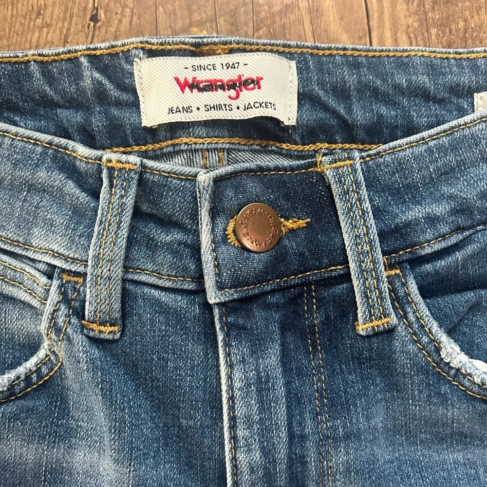 Wrangler High Rise Vintage Taper Jeans Size 2 Straight Leg Light Wash Denim - Picture 5 of 14